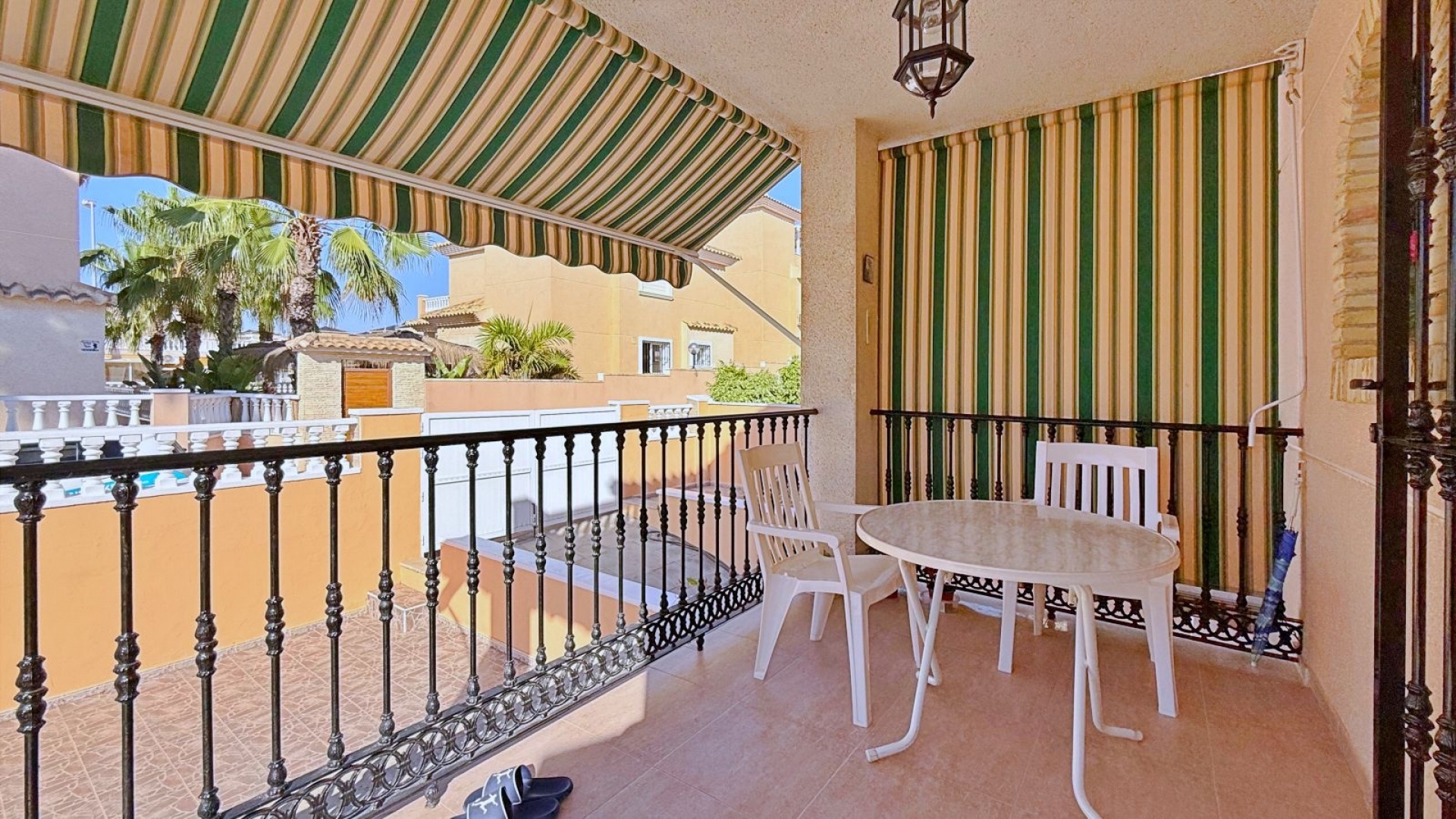 Resale - Villa - Los Altos - Royal Park