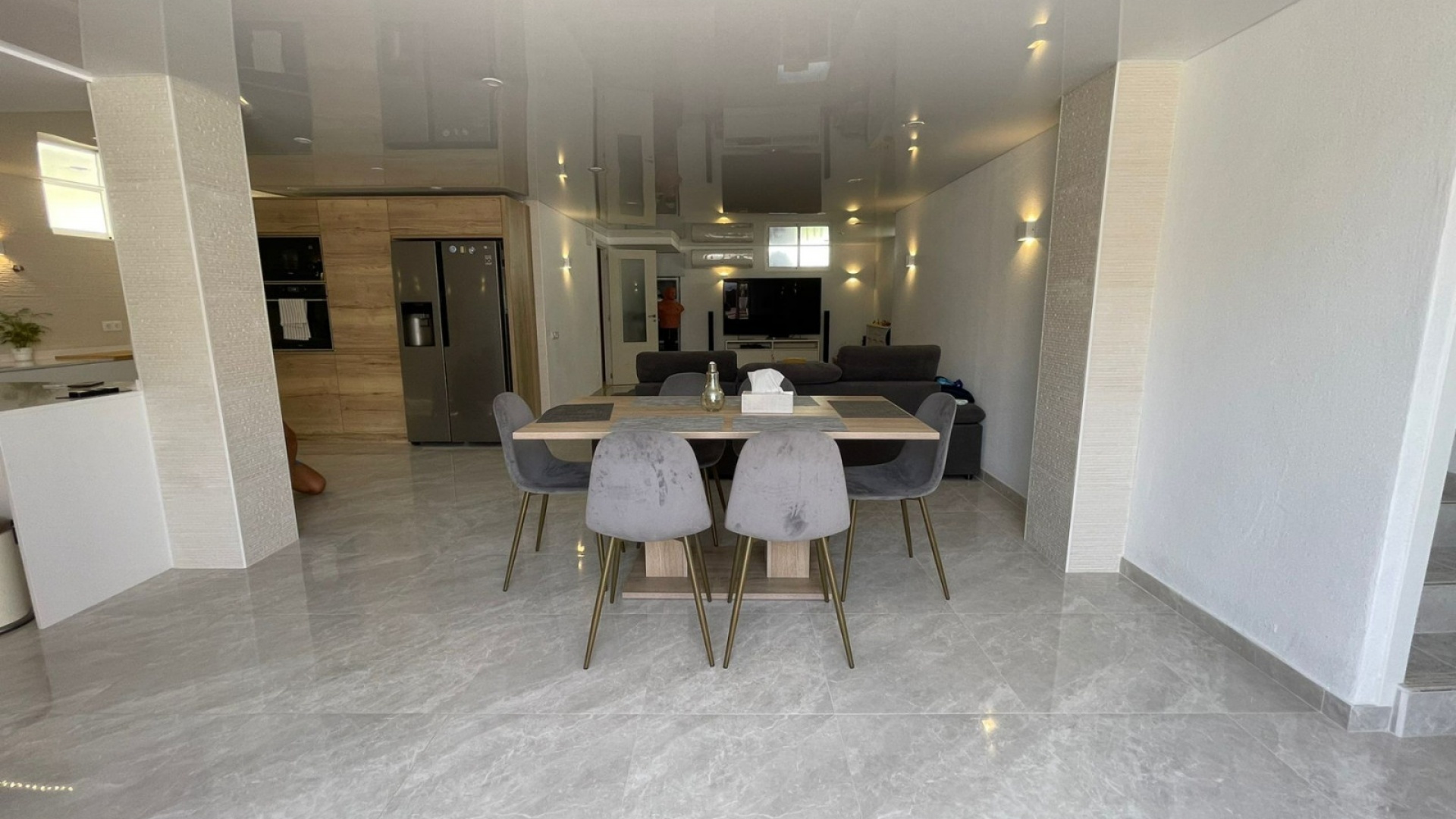 Resale - Villa - Los Altos