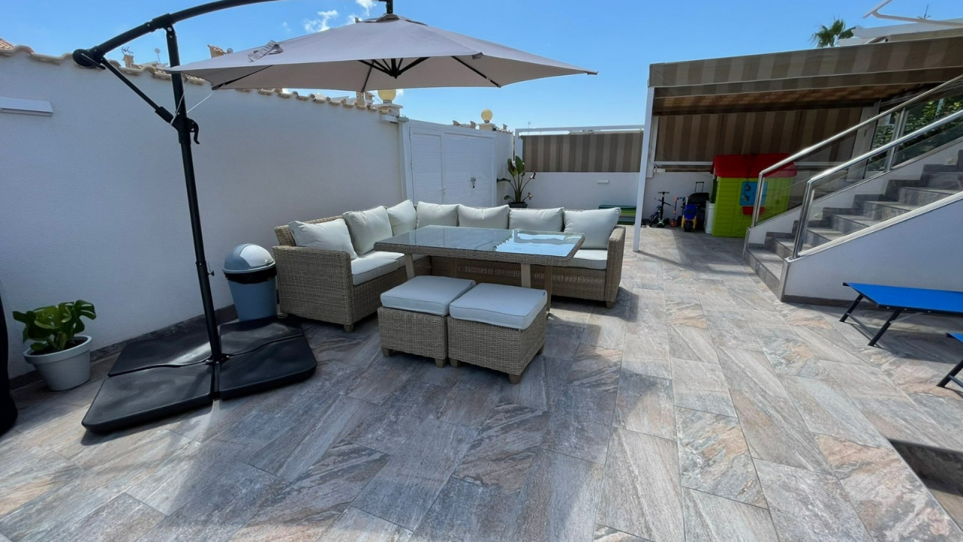 Resale - Villa - Los Altos