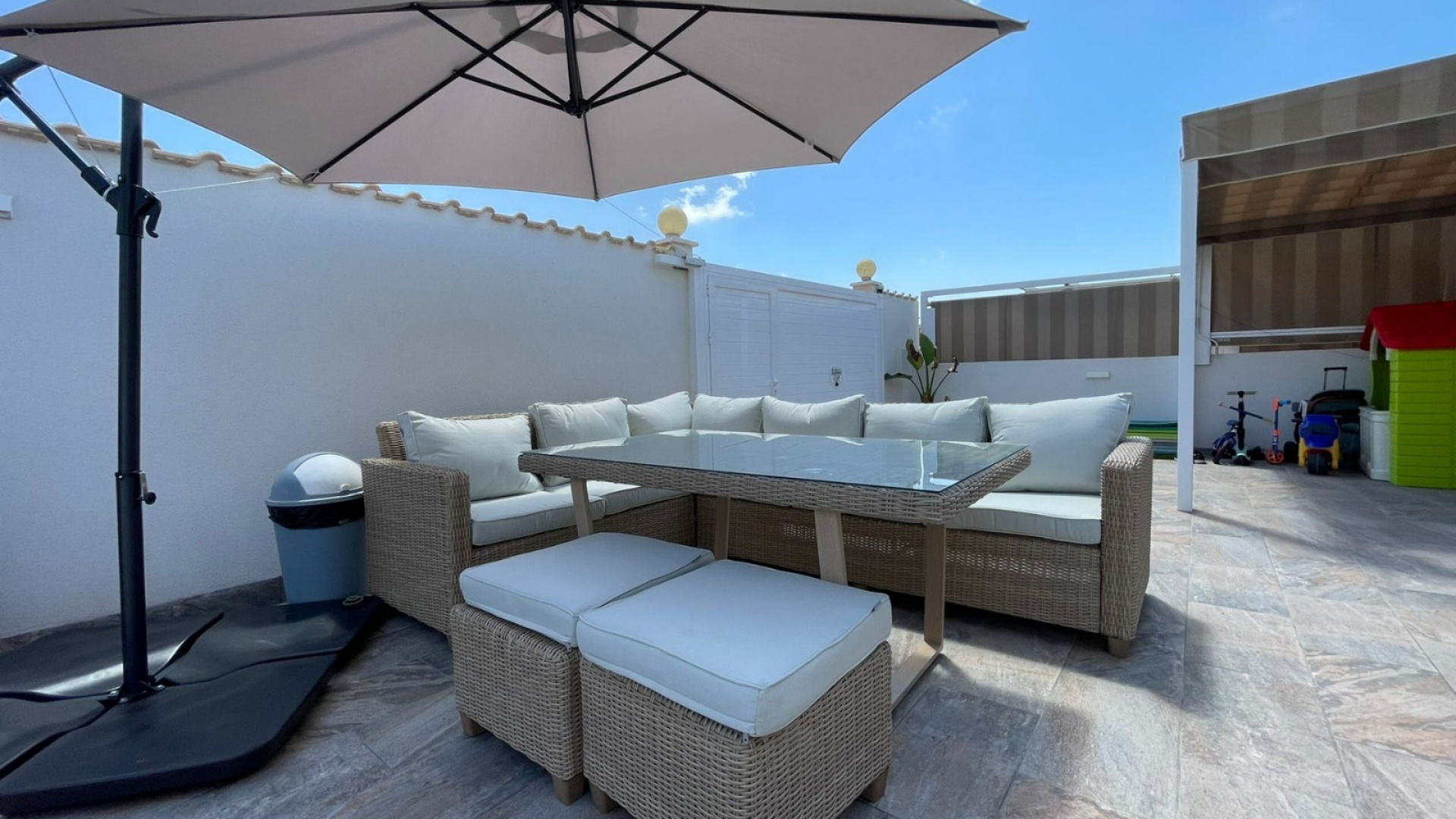 Resale - Villa - Los Altos