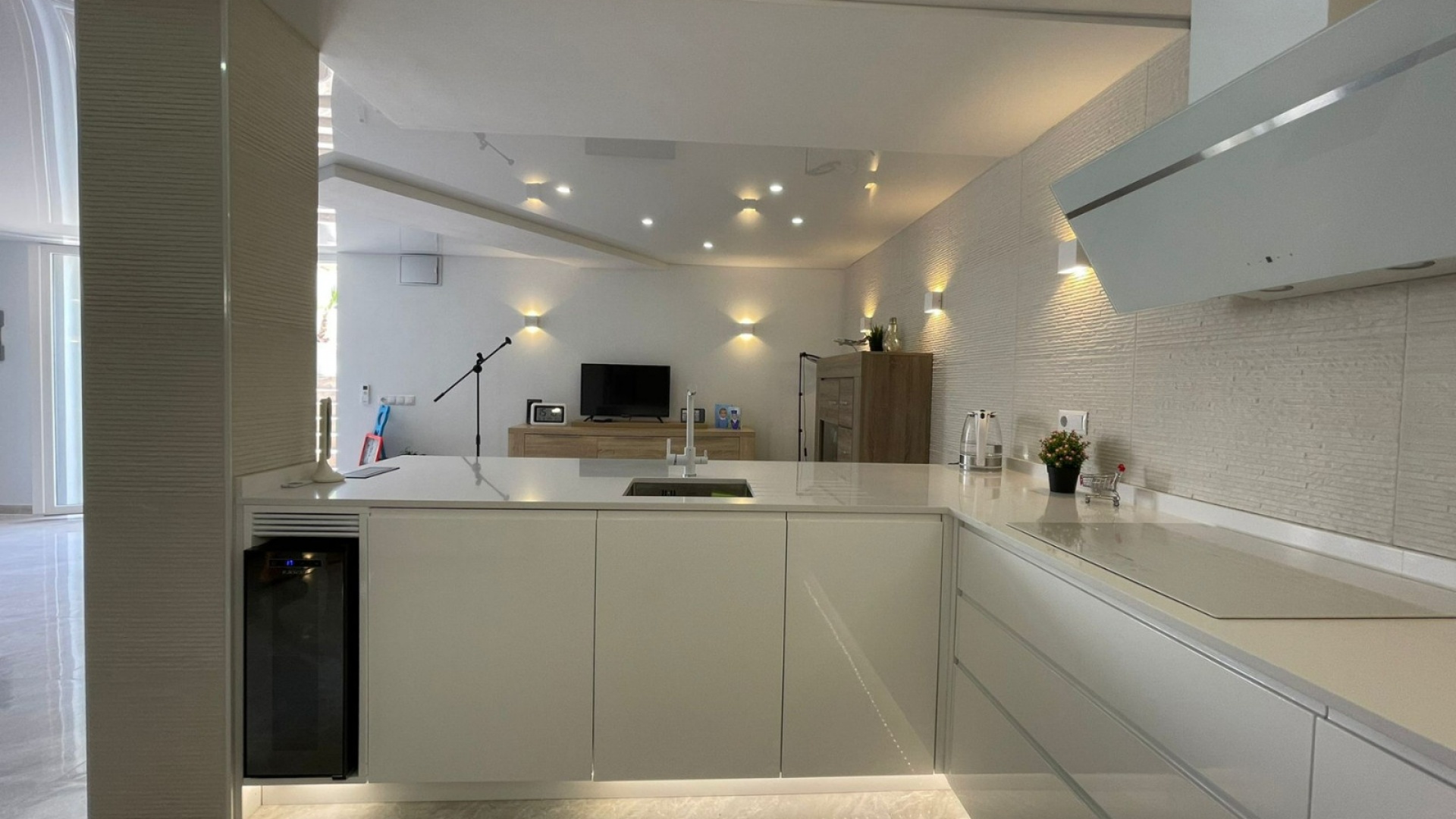 Resale - Villa - Los Altos