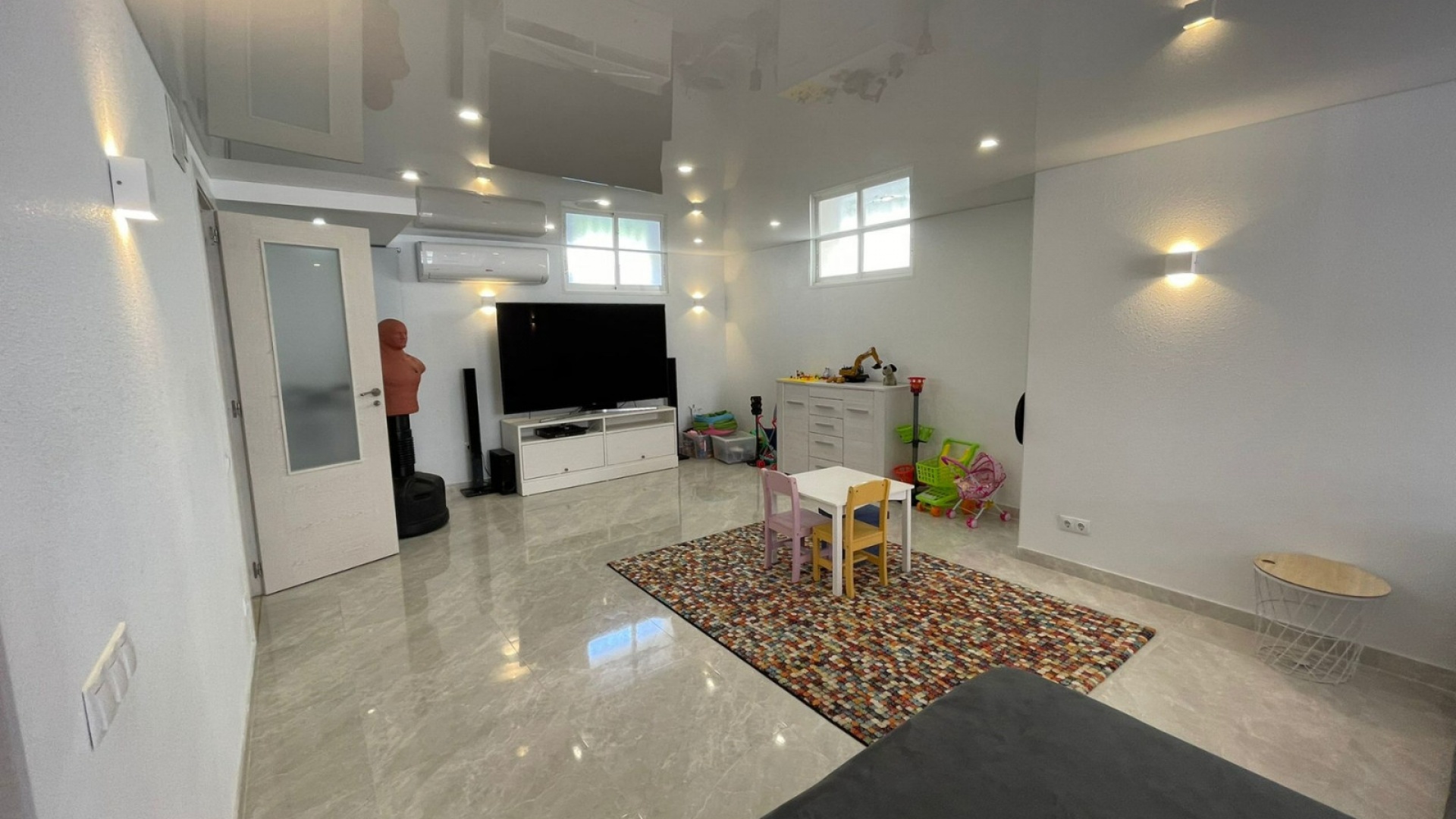 Resale - Villa - Los Altos