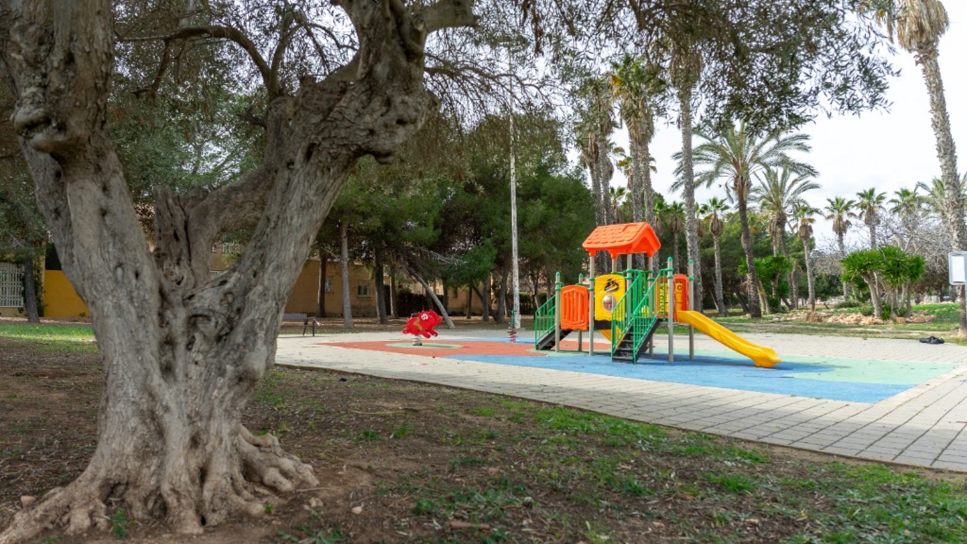 Resale - Villa - Los Altos