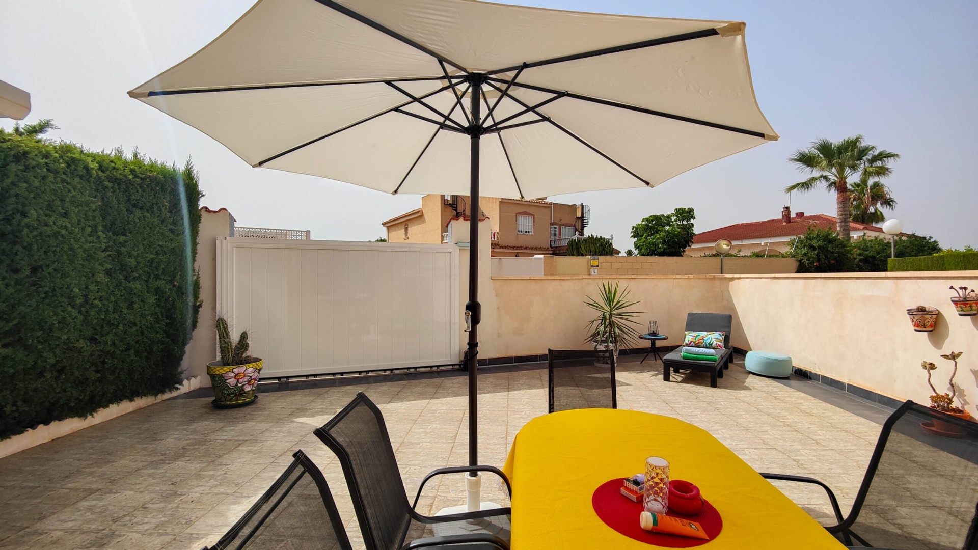 Resale - Villa - Los Altos