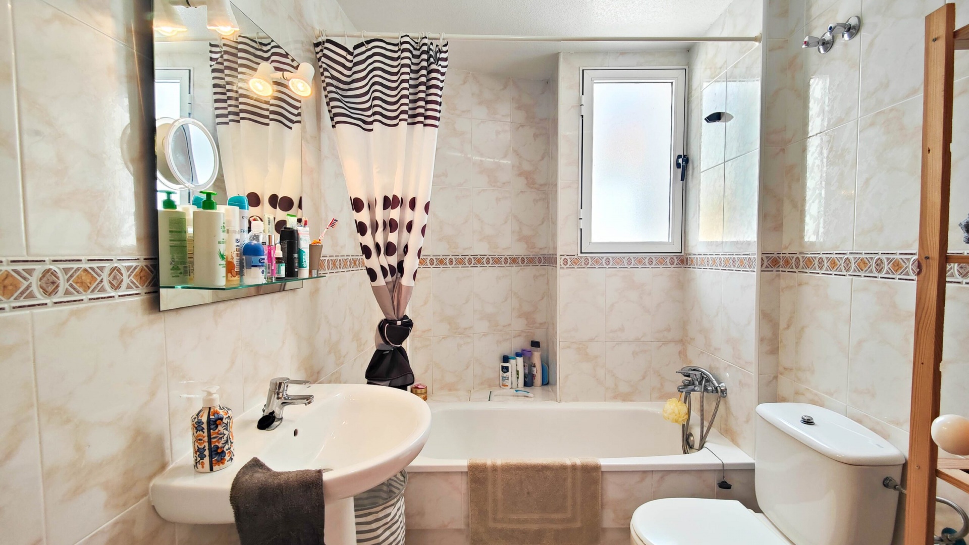 Resale - Villa - Los Altos