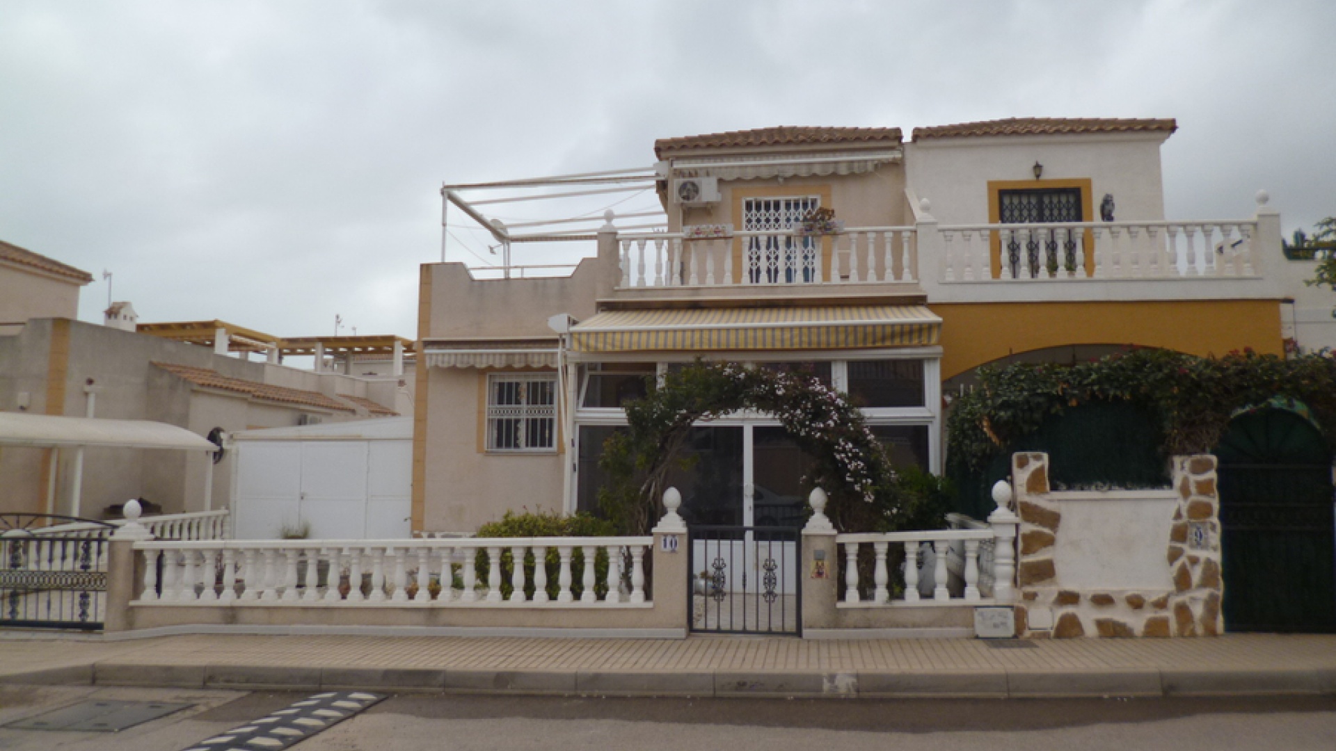 Resale - Villa - Los Altos