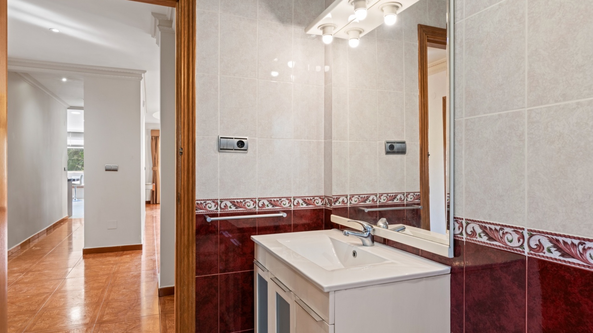 Resale - Villa - Los Balcones