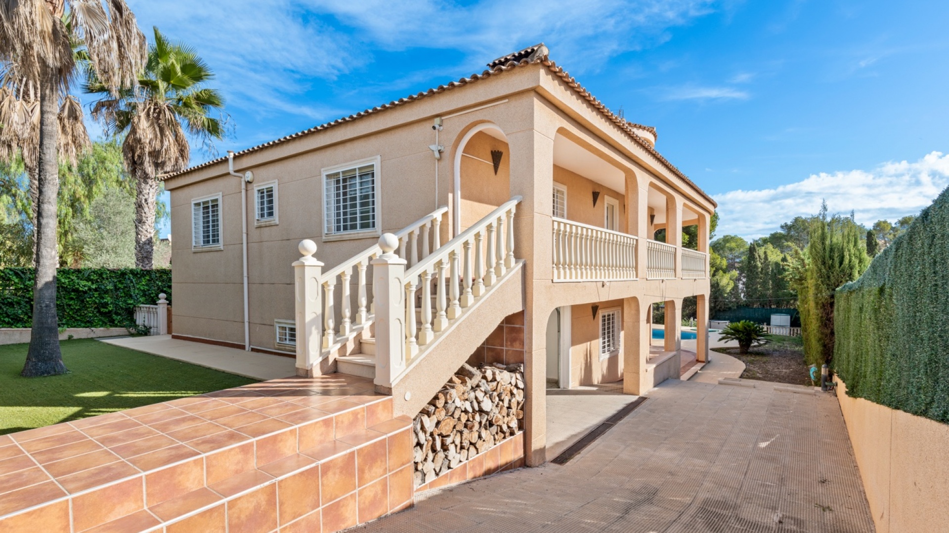 Resale - Villa - Los Balcones