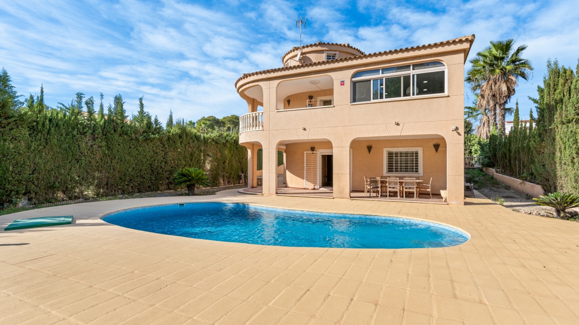 Resale - Villa - Los Balcones