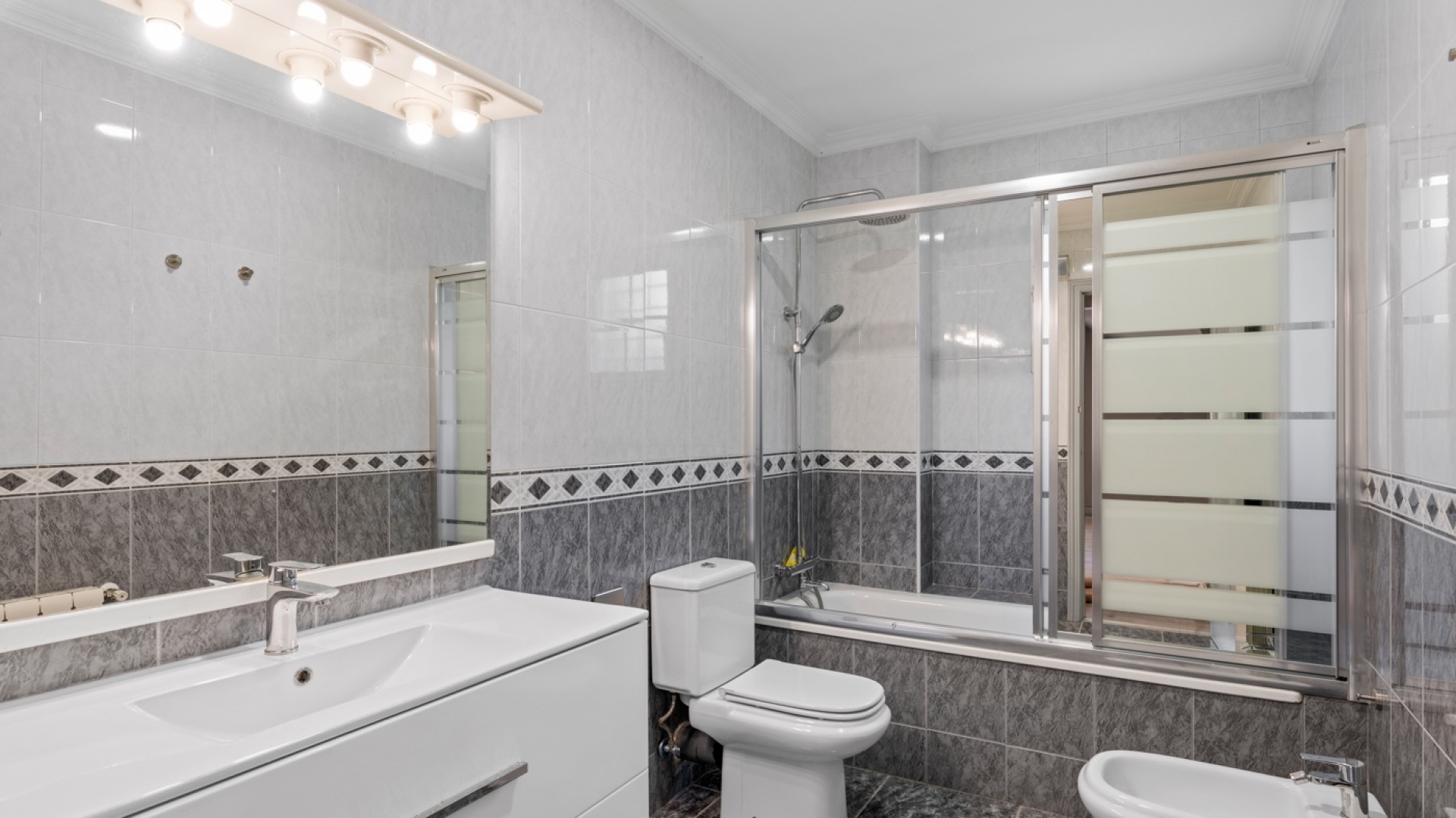 Resale - Villa - Los Balcones