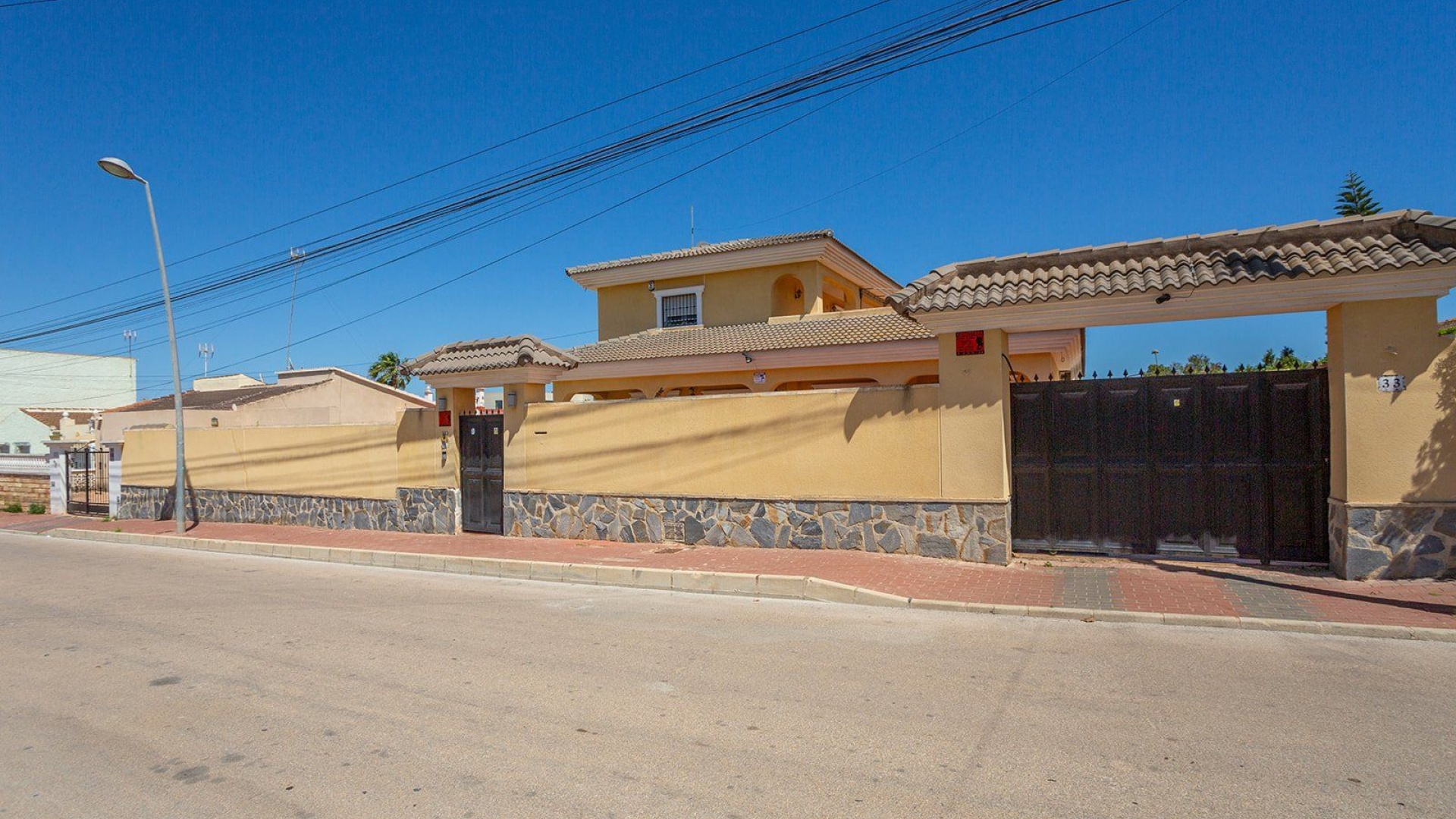 Resale - Villa - Los Balcones