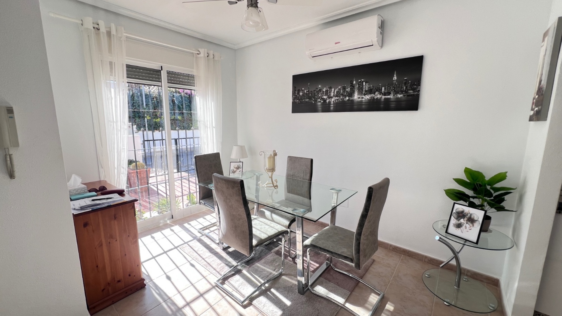 Resale - Villa - Los Montesinos - Entre Naranjos