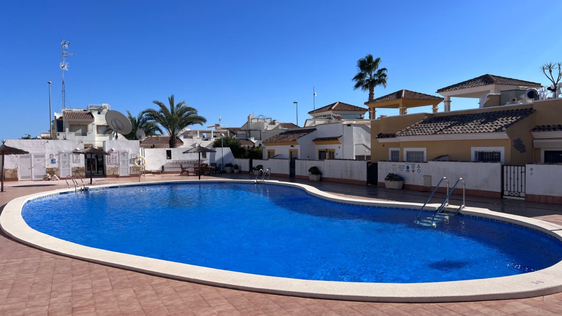 Resale - Villa - Los Montesinos - Entre Naranjos