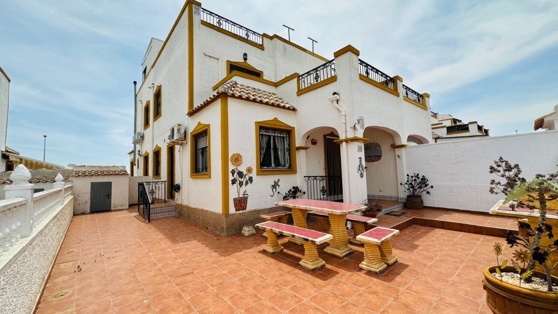 Resale - Villa - Los Montesinos - entre naranjos