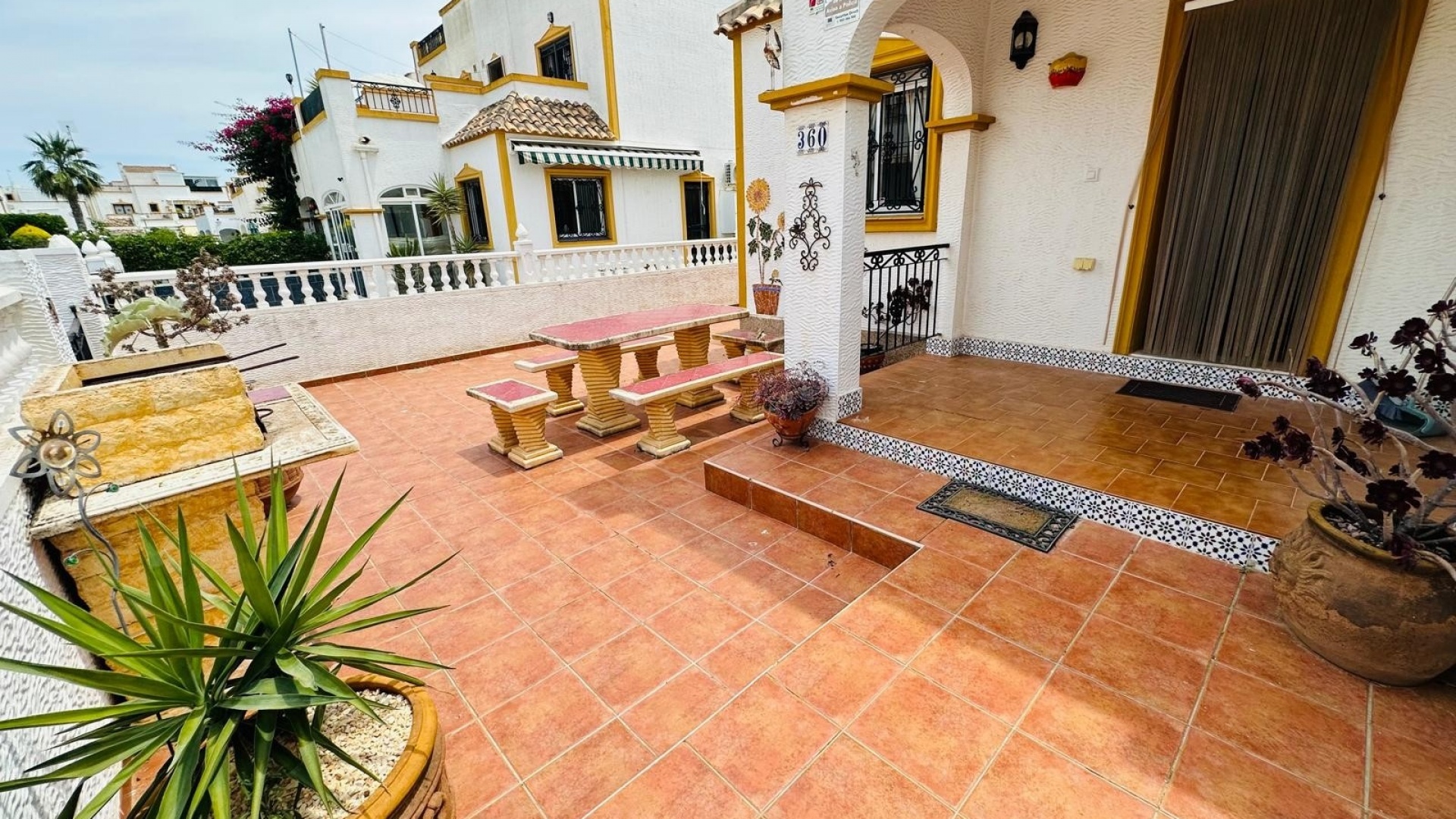 Resale - Villa - Los Montesinos - entre naranjos