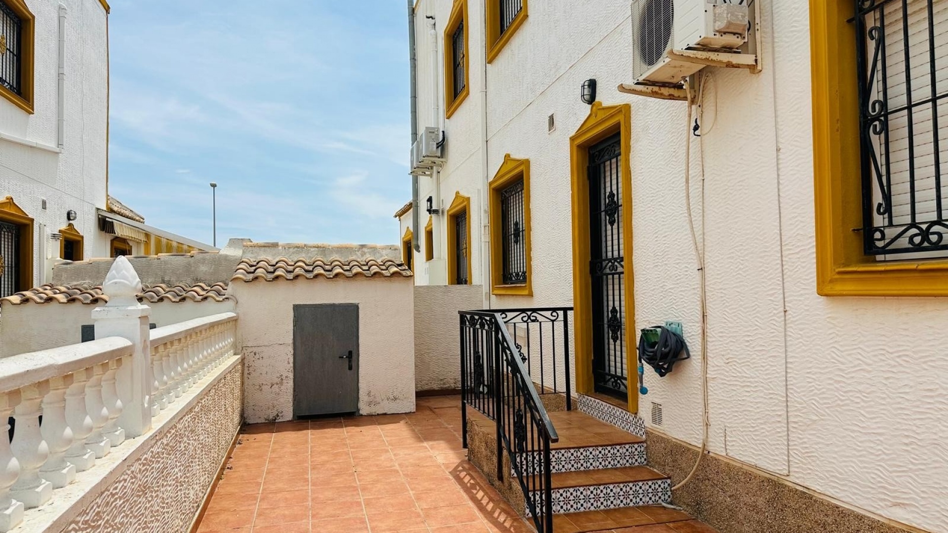 Resale - Villa - Los Montesinos - entre naranjos