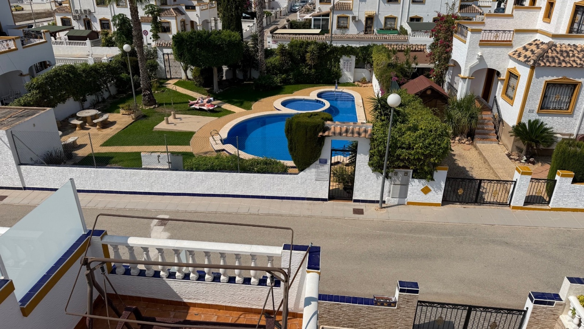 Resale - Villa - Los Montesinos - entre naranjos