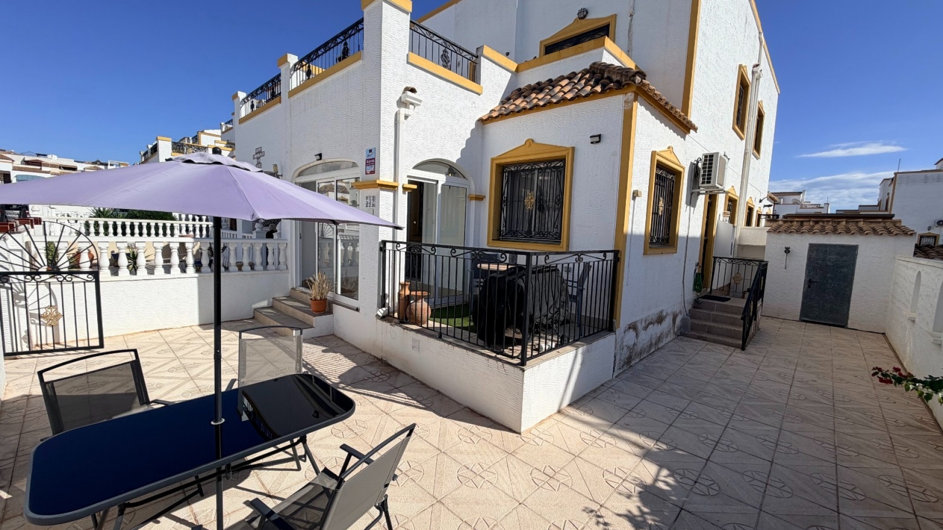 Resale - Villa - Los Montesinos - entre naranjos