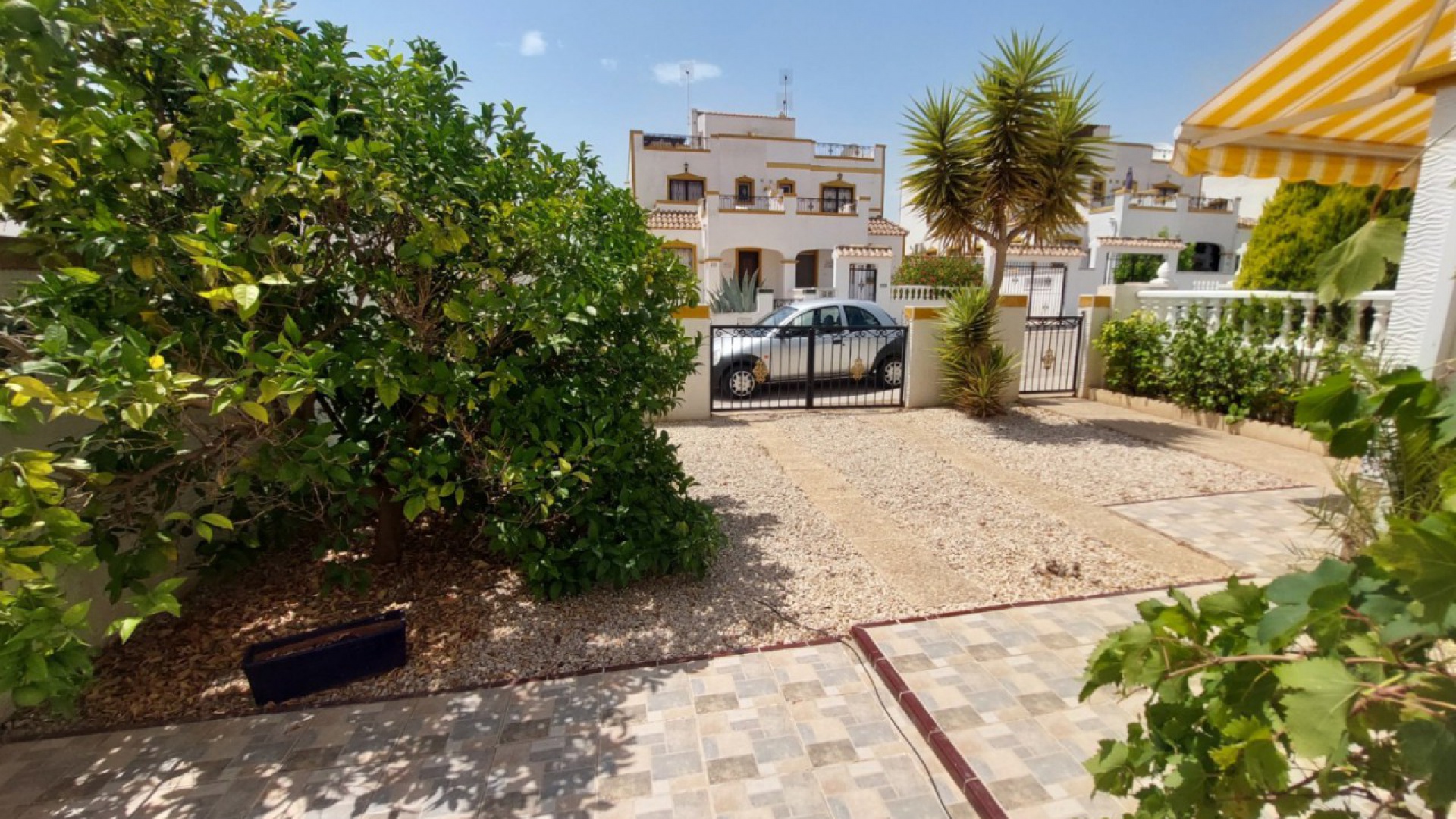 Resale - Villa - Los Montesinos - entre naranjos