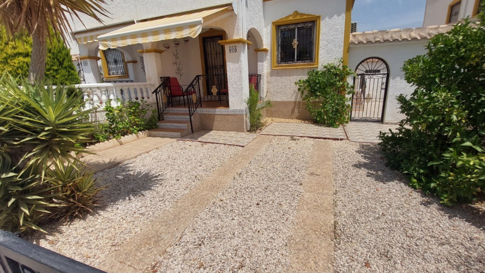 Resale - Villa - Los Montesinos - entre naranjos