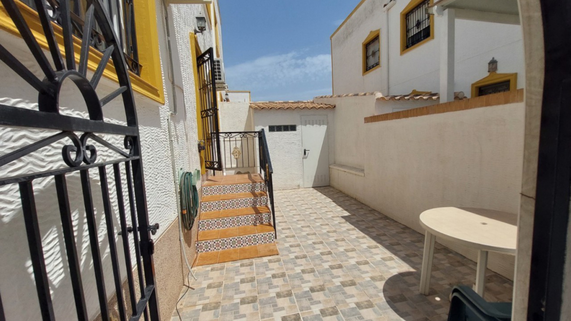 Resale - Villa - Los Montesinos - entre naranjos