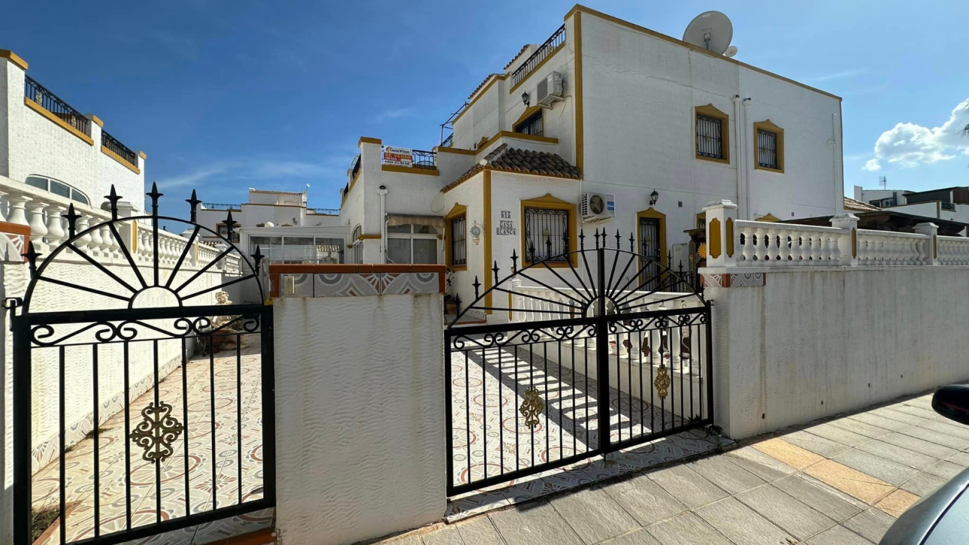 Resale - Villa - Los Montesinos - entre naranjos