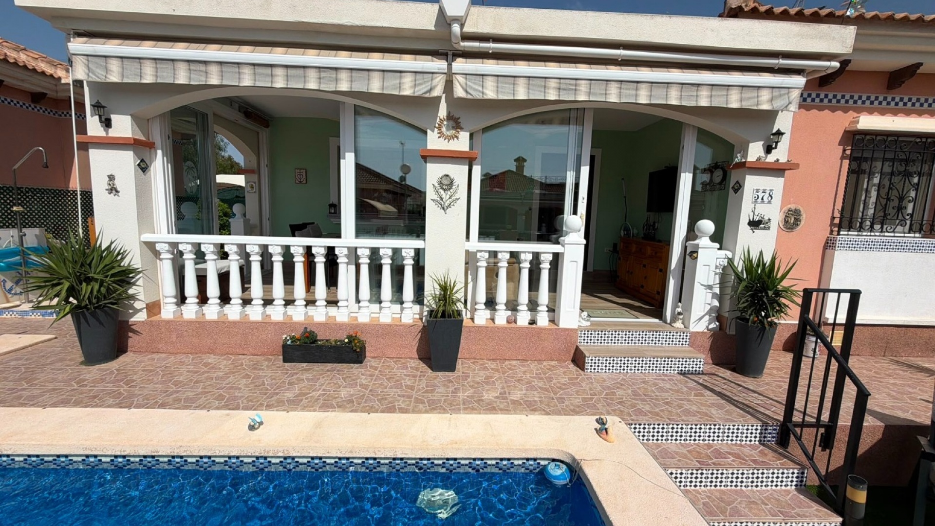 Resale - Villa - Los Montesinos - La Herada