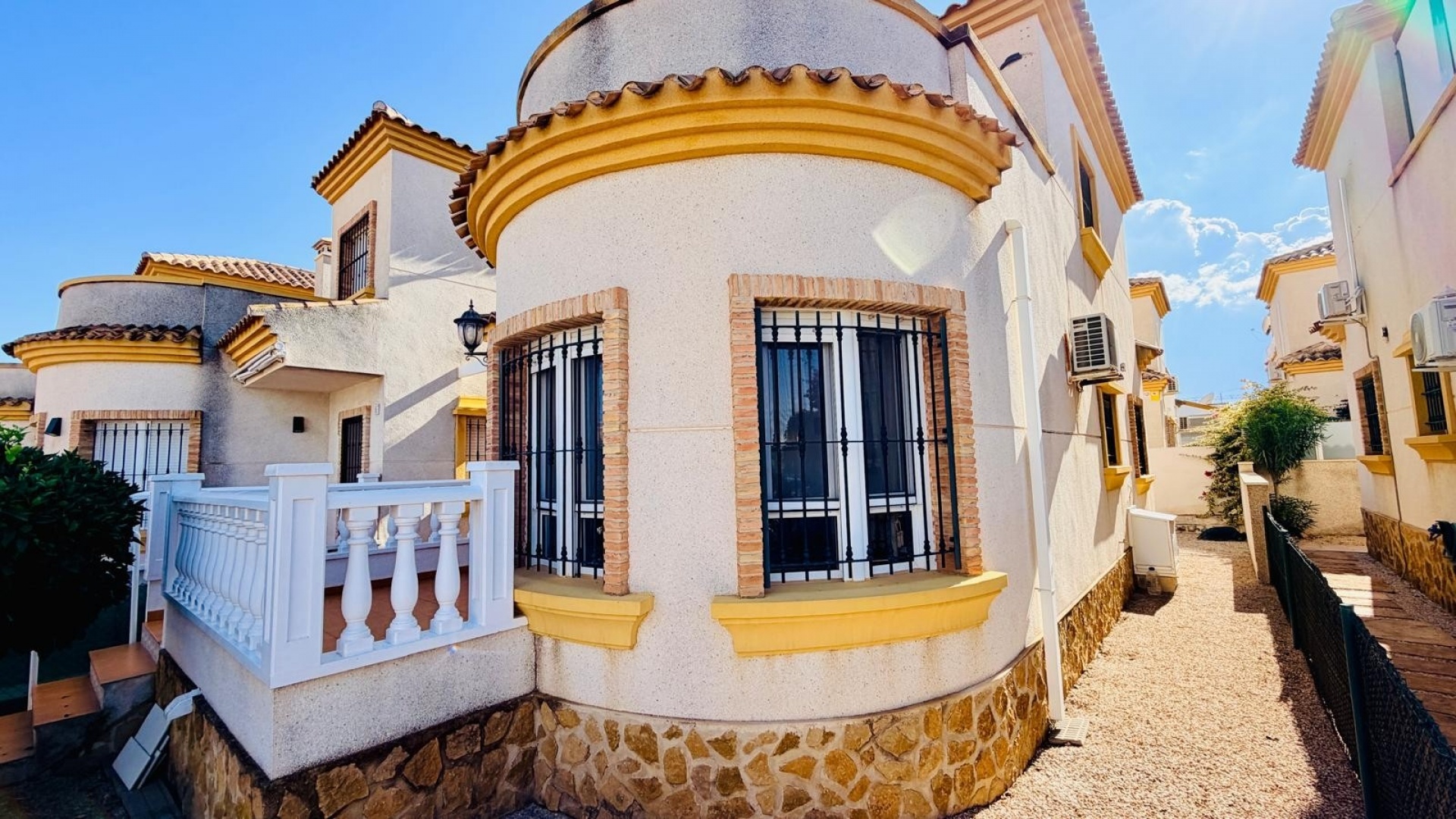 Resale - Villa - Los Montesinos - La Herada