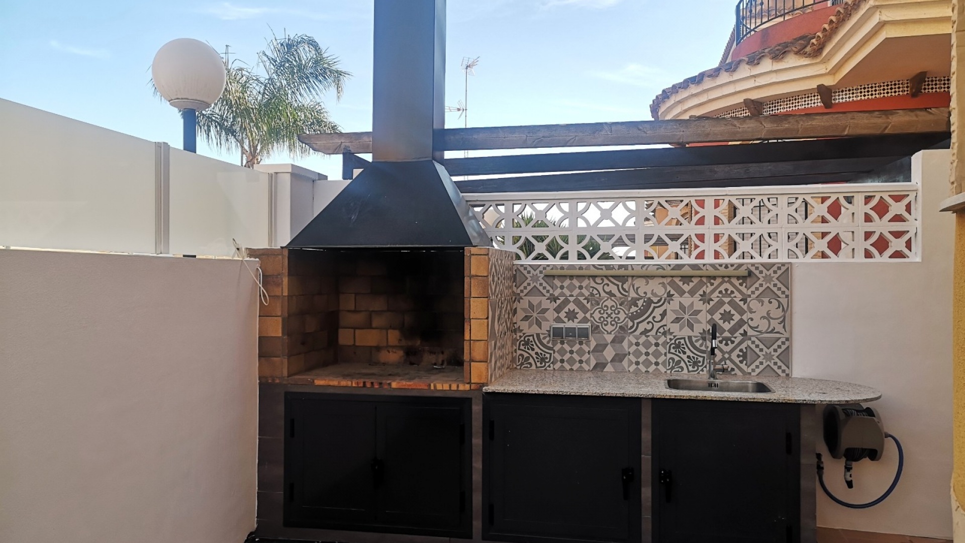 Resale - Villa - Los Montesinos - La Herrada