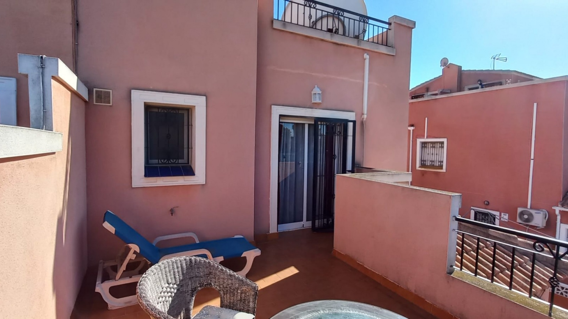 Resale - Villa - Los Montesinos - La Herrada