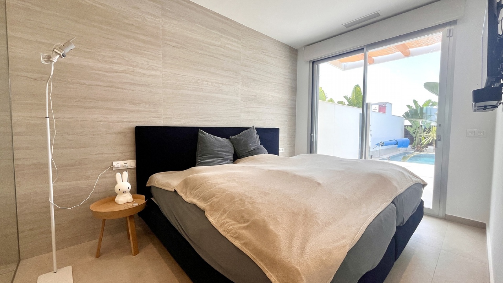 Resale - Villa - Los Montesinos - La Herrada