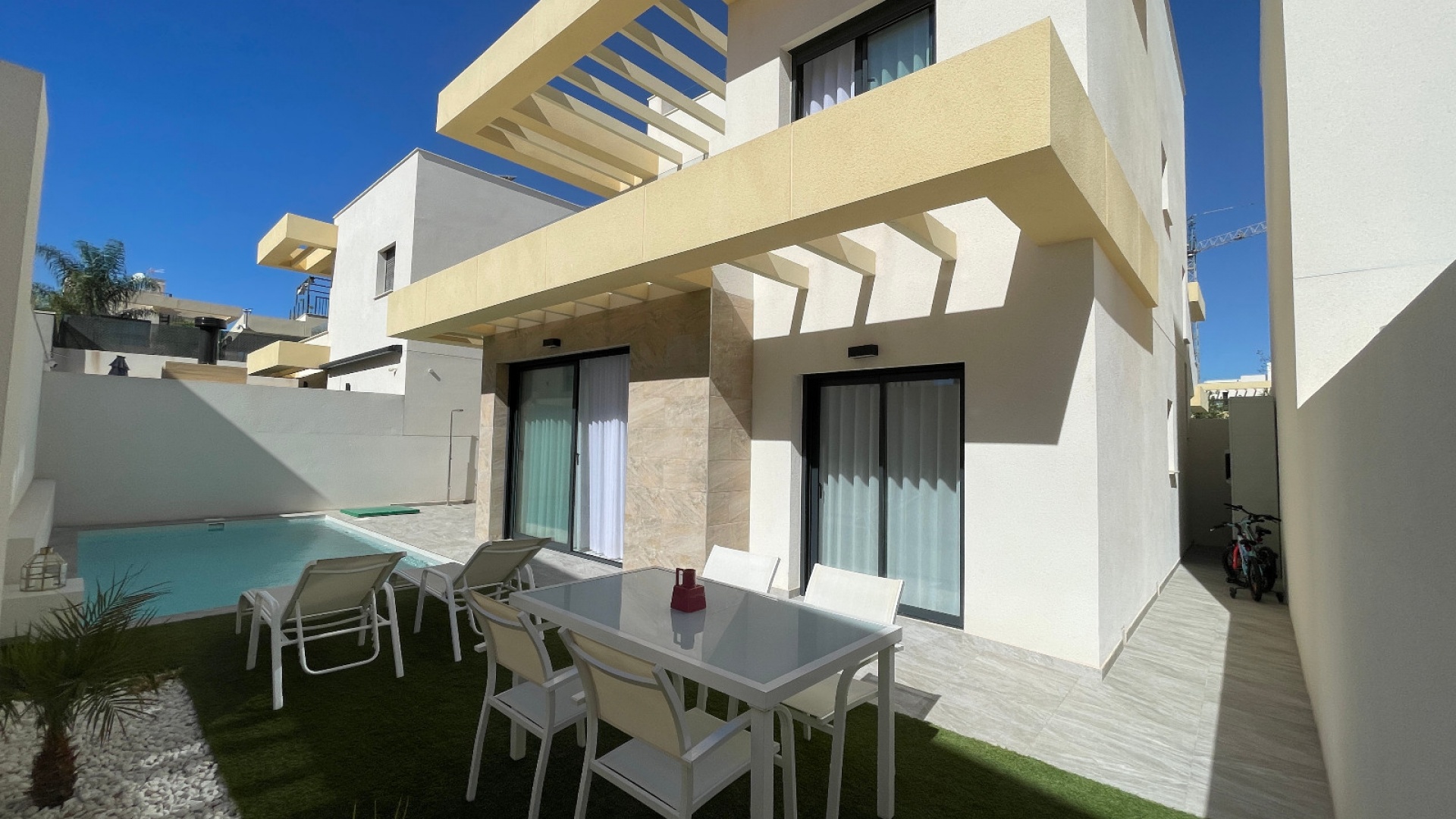 Resale - Villa - Los Montesinos - La Herrada