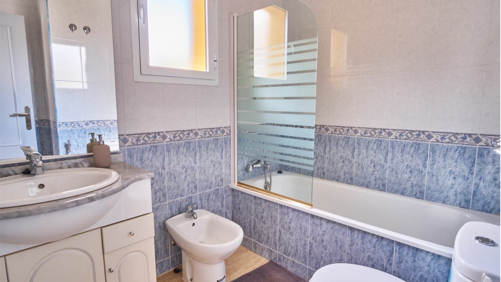 Resale - Villa - Los Montesinos - La Herrada