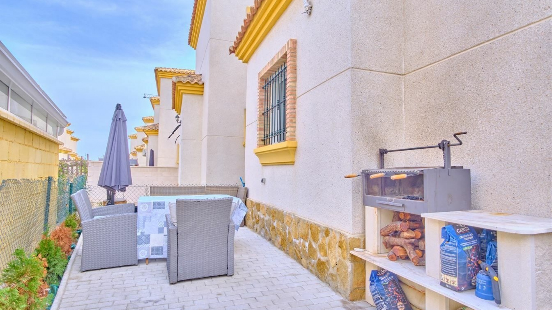 Resale - Villa - Los Montesinos - La Herrada