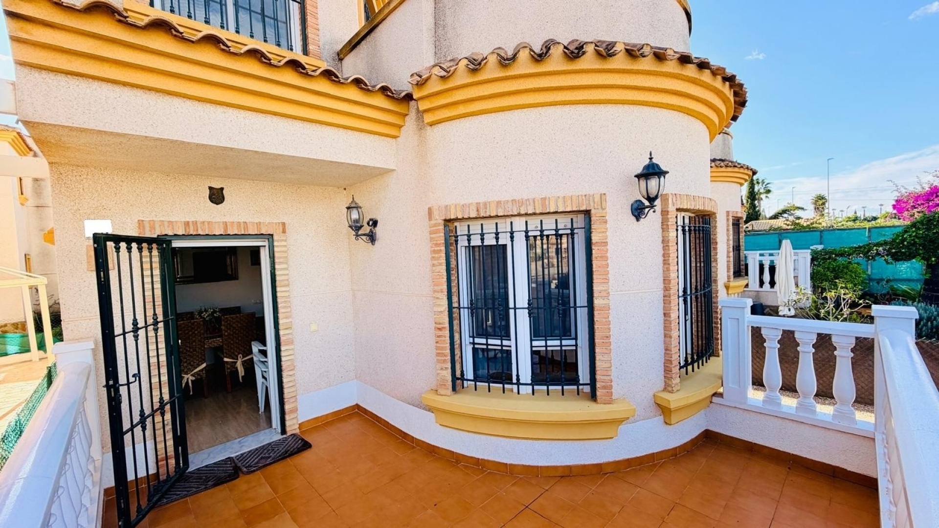 Resale - Villa - Los Montesinos - La Herrada