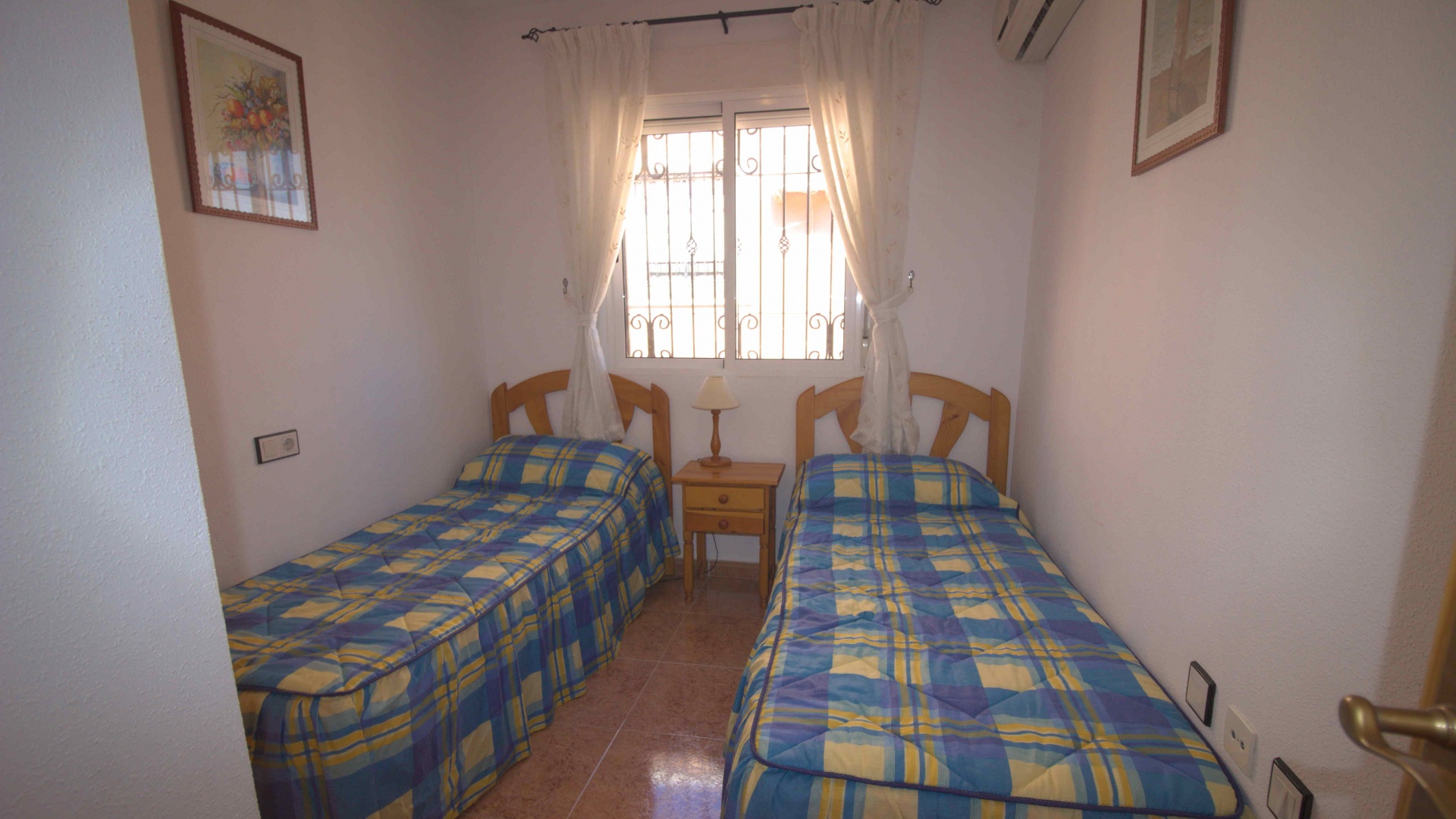 Resale - Villa - Los Montesinos - La Herrada