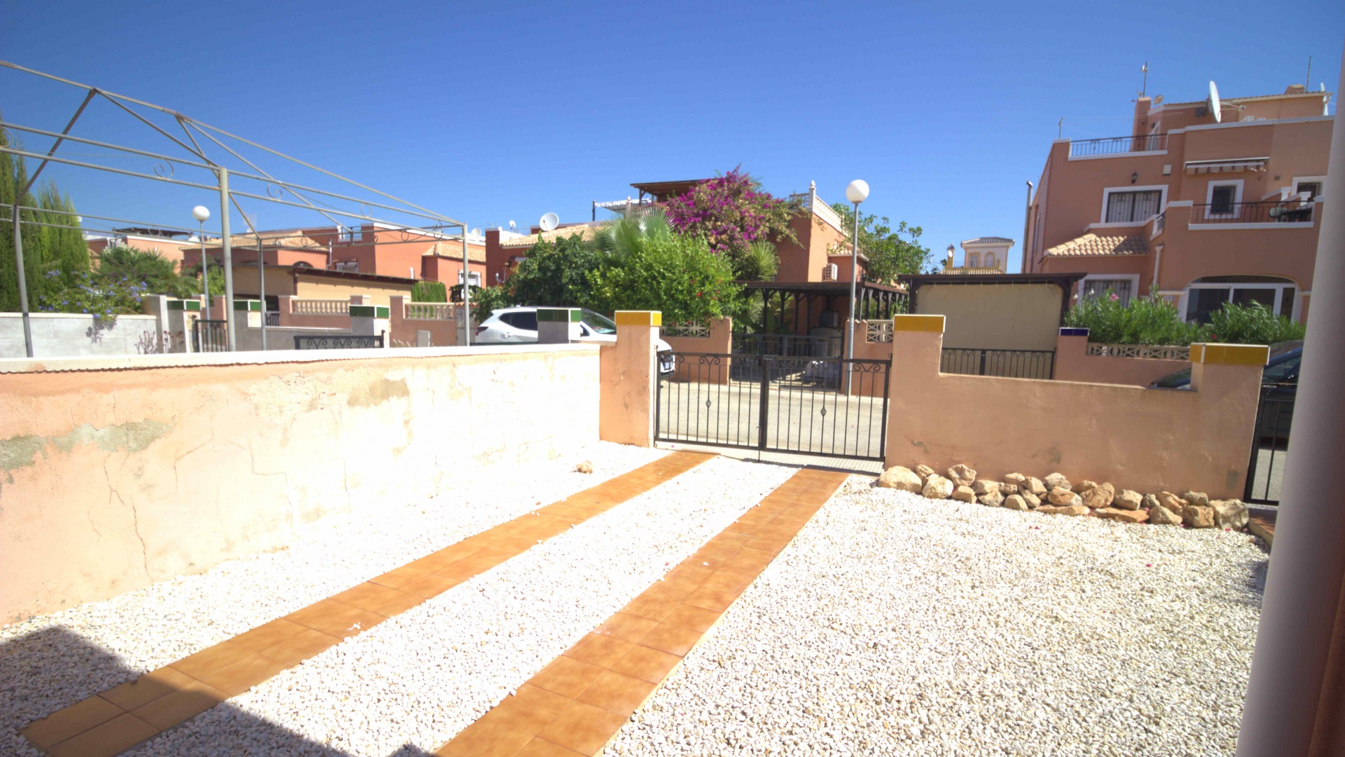 Resale - Villa - Los Montesinos - La Herrada