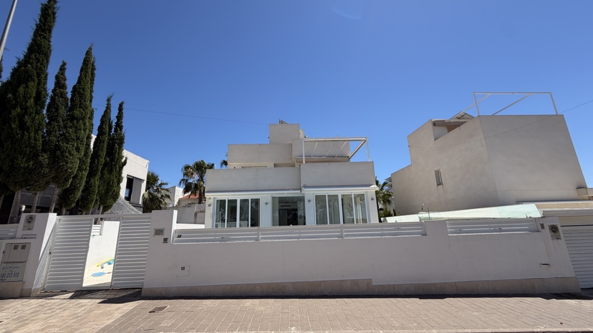 Resale - Villa - Mil Palmeras - Beachside Mil Palmeras