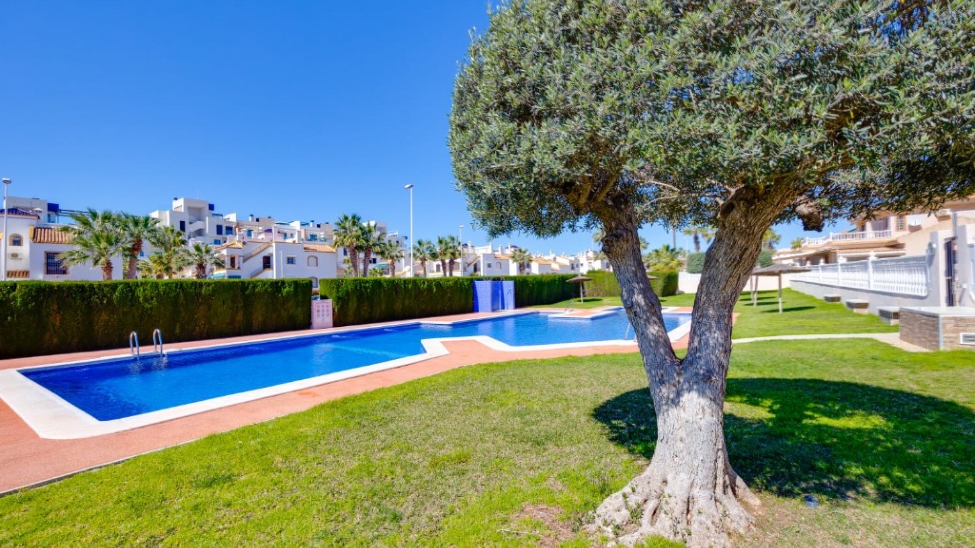 Resale - Villa - Orihuela Costa - La Zenia