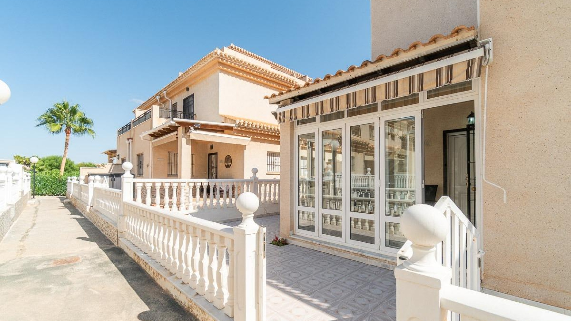 Resale - Villa - Orihuela Costa - Playa Flamenca
