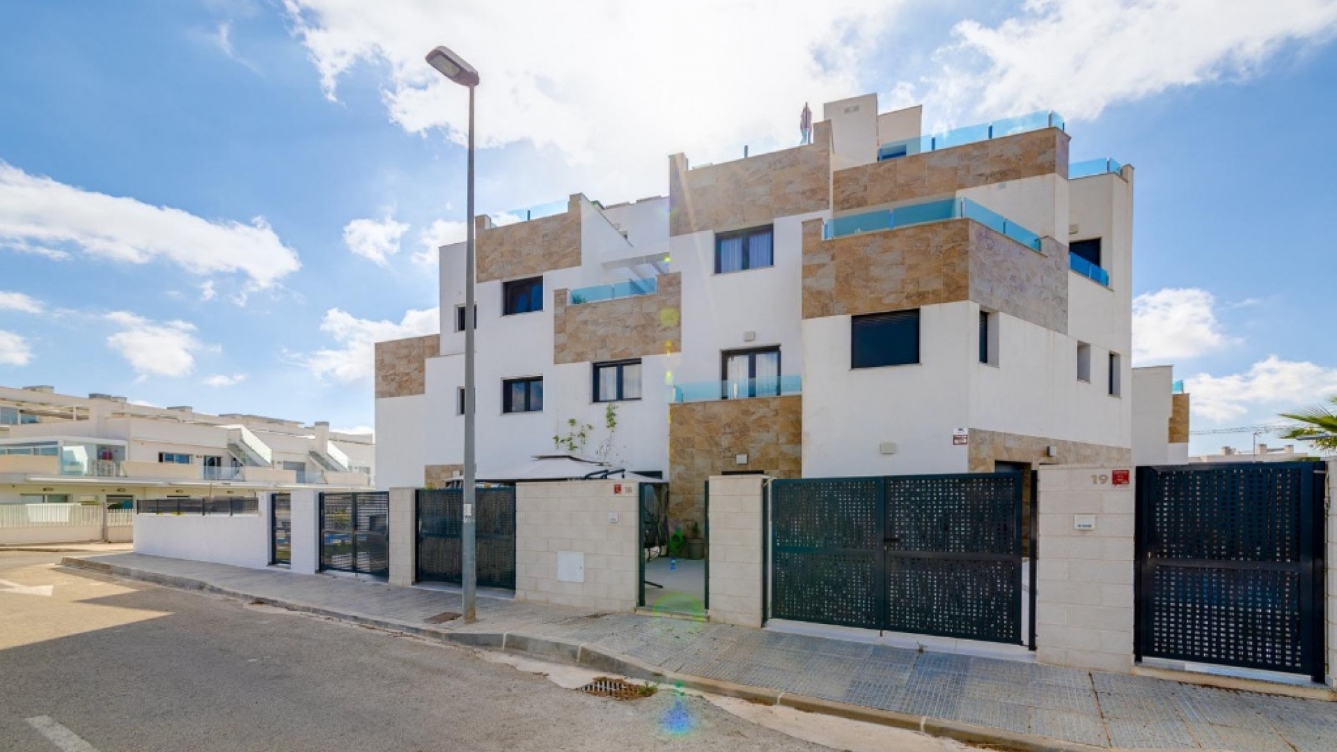 Resale - Villa - Orihuela Costa - Villamartin