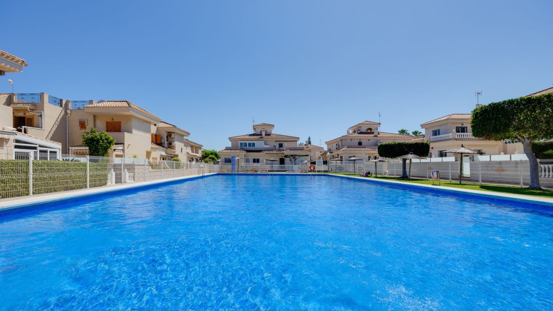 Resale - Villa - Orihuela - Orihuela Costa
