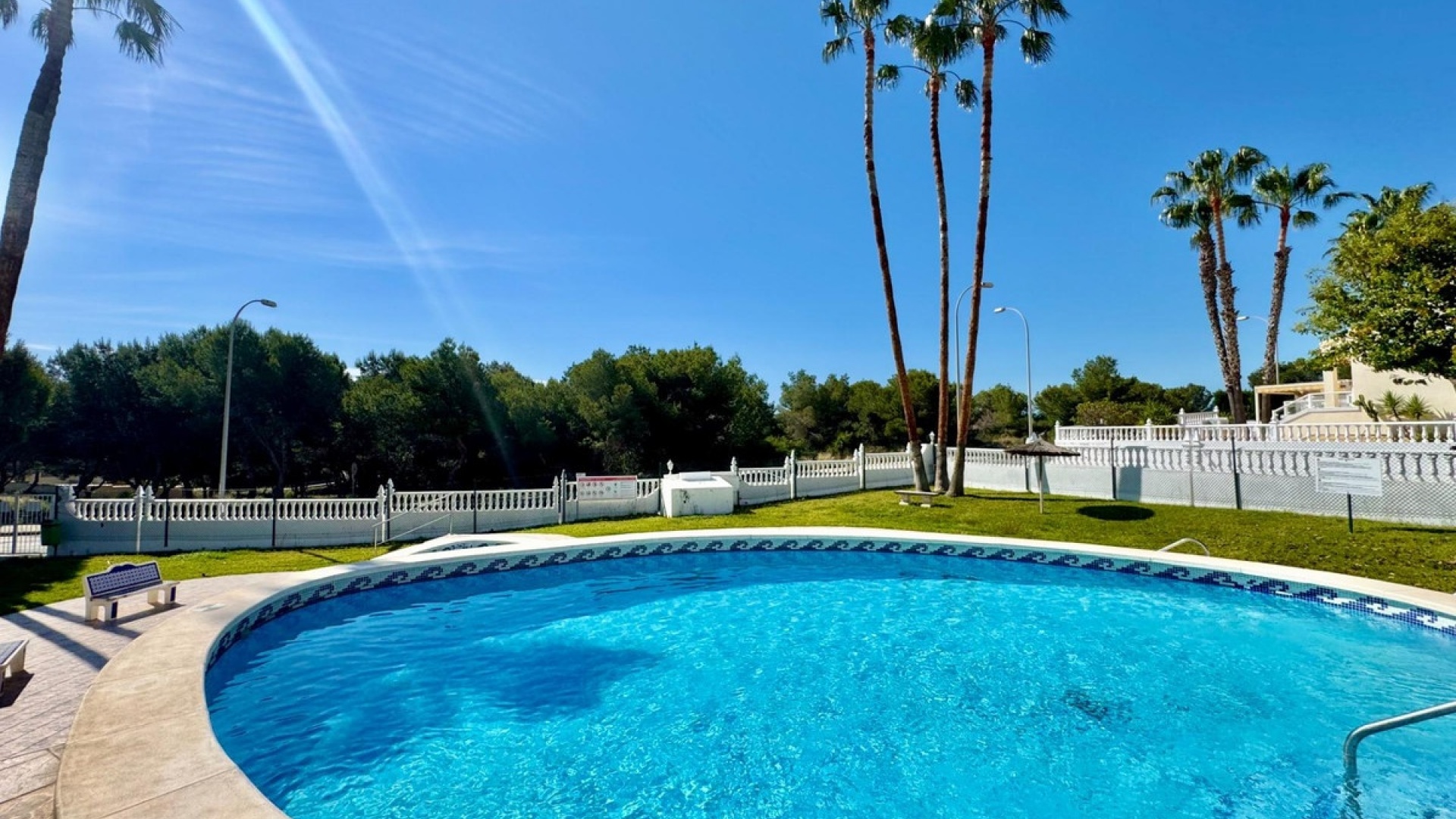 Resale - Villa - Orihuela - Orihuela Costa