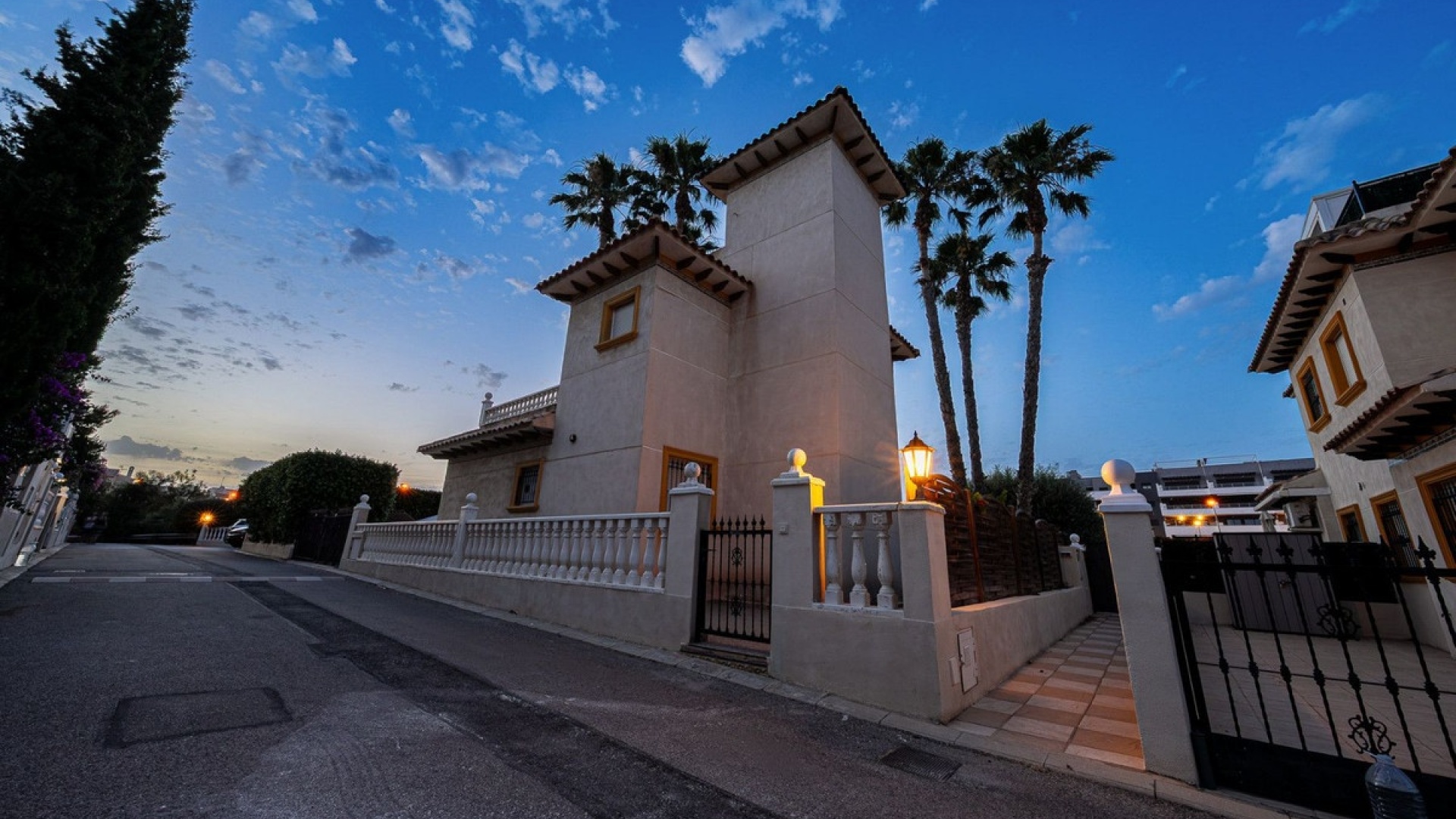 Resale - Villa - Orihuela - Orihuela Costa