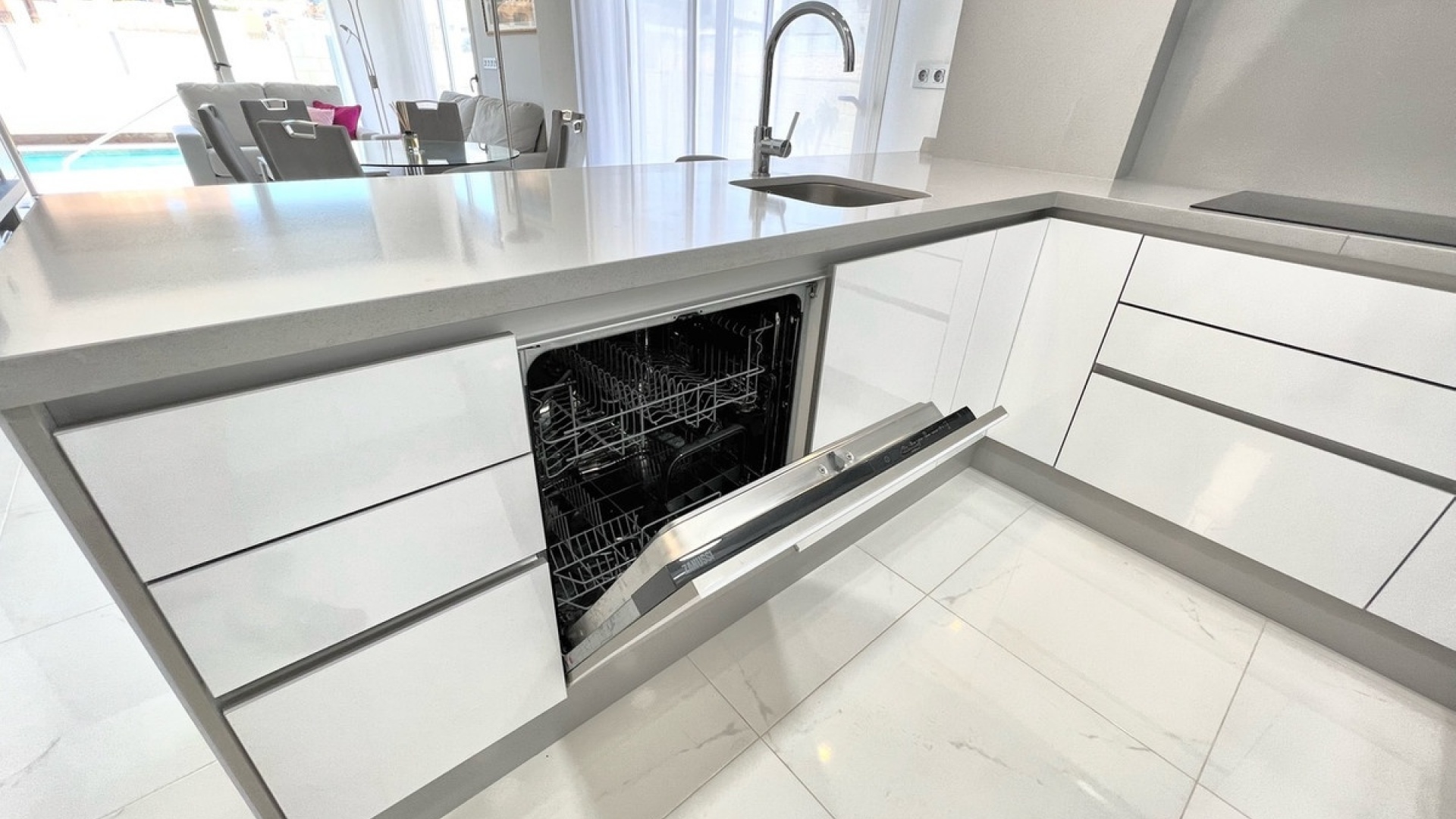 Resale - Villa - Orihuela - Punta Prima