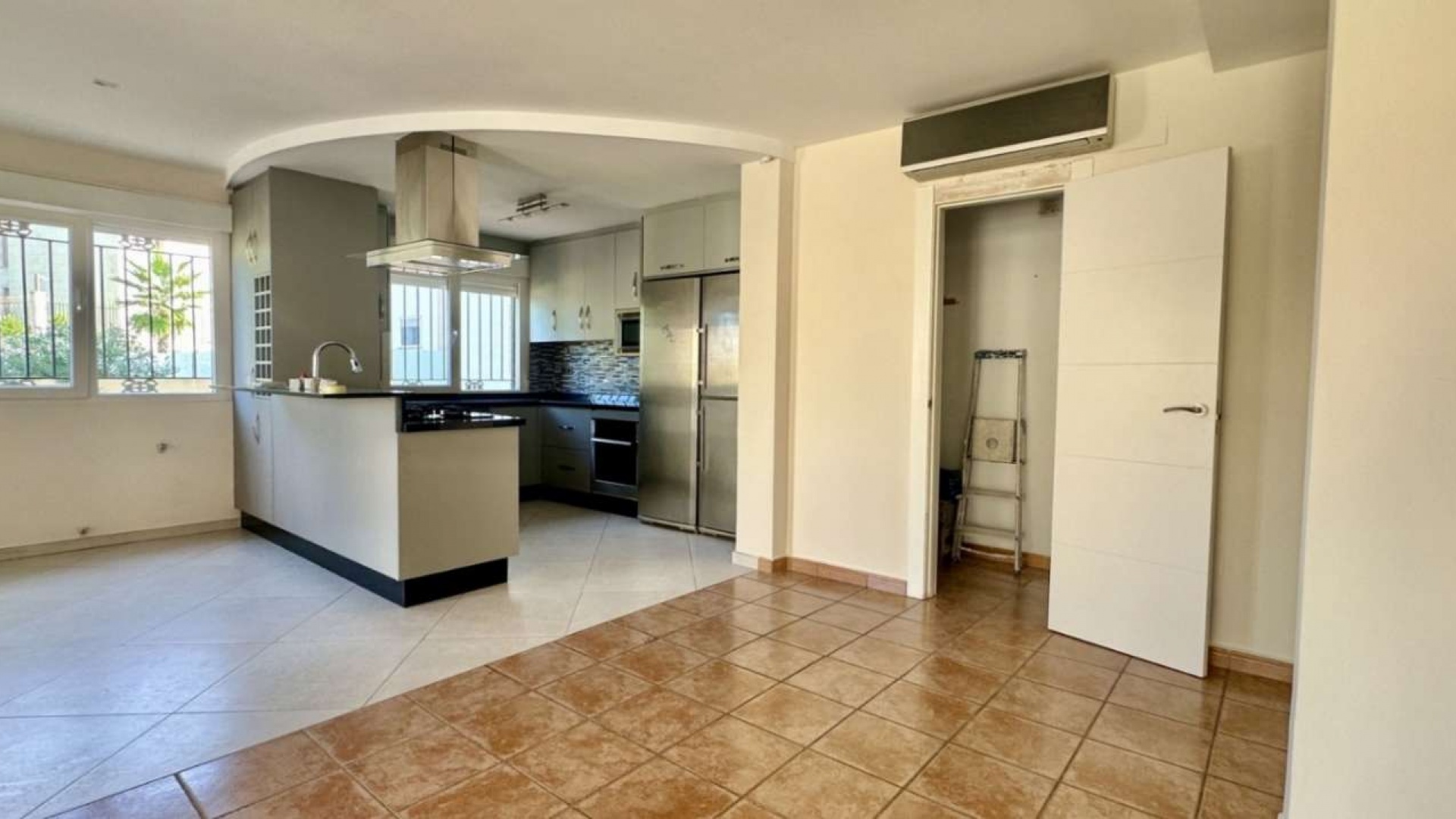 Resale - Villa - Orihuela - Villamartin