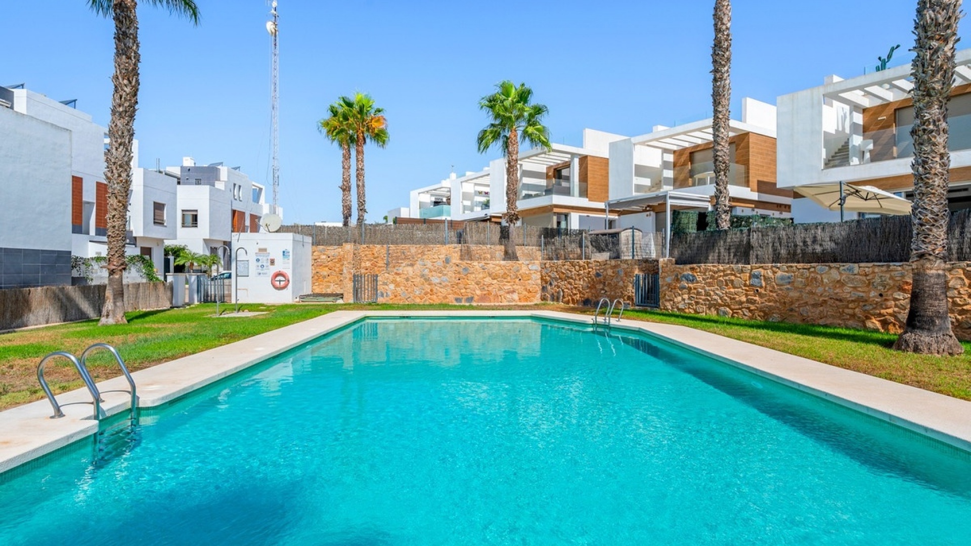 Resale - Villa - Orihuela - Villamartin