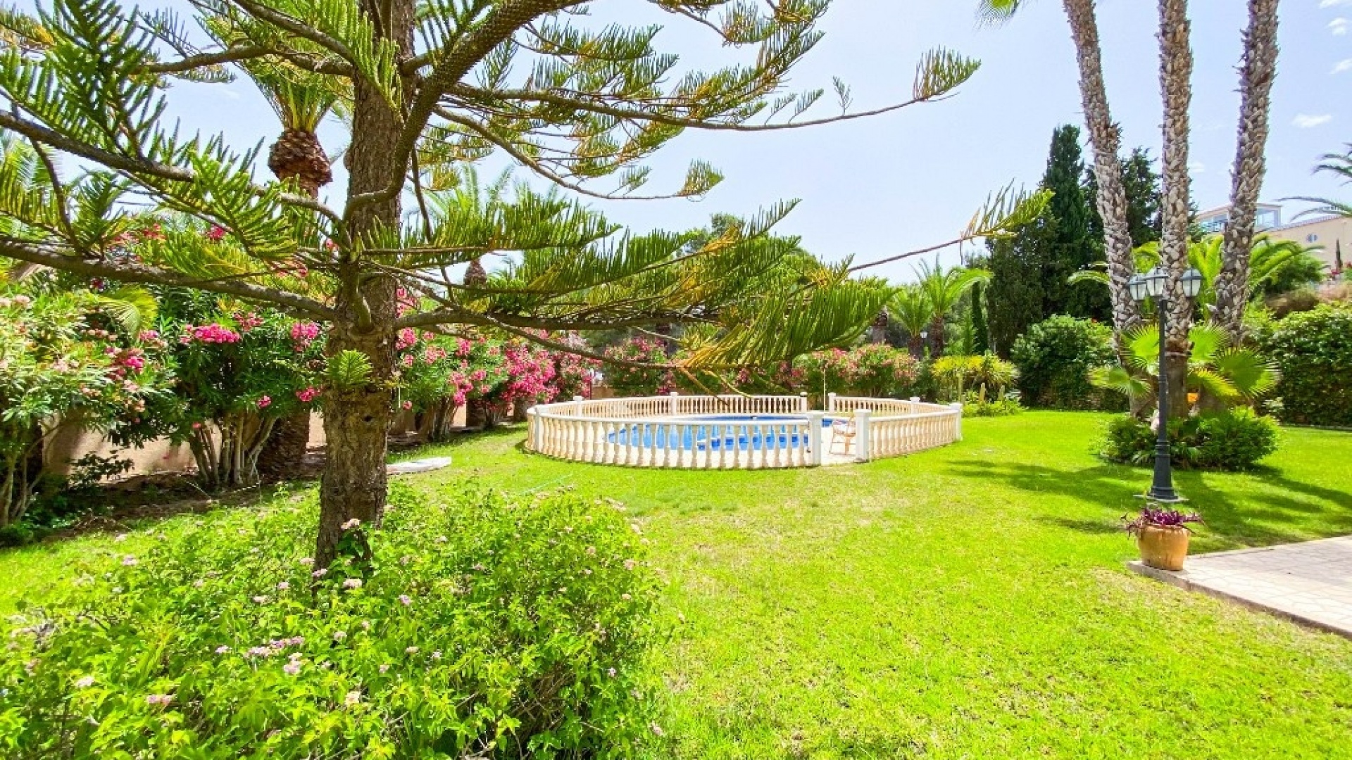 Resale - Villa - Orihuela - Villamartin