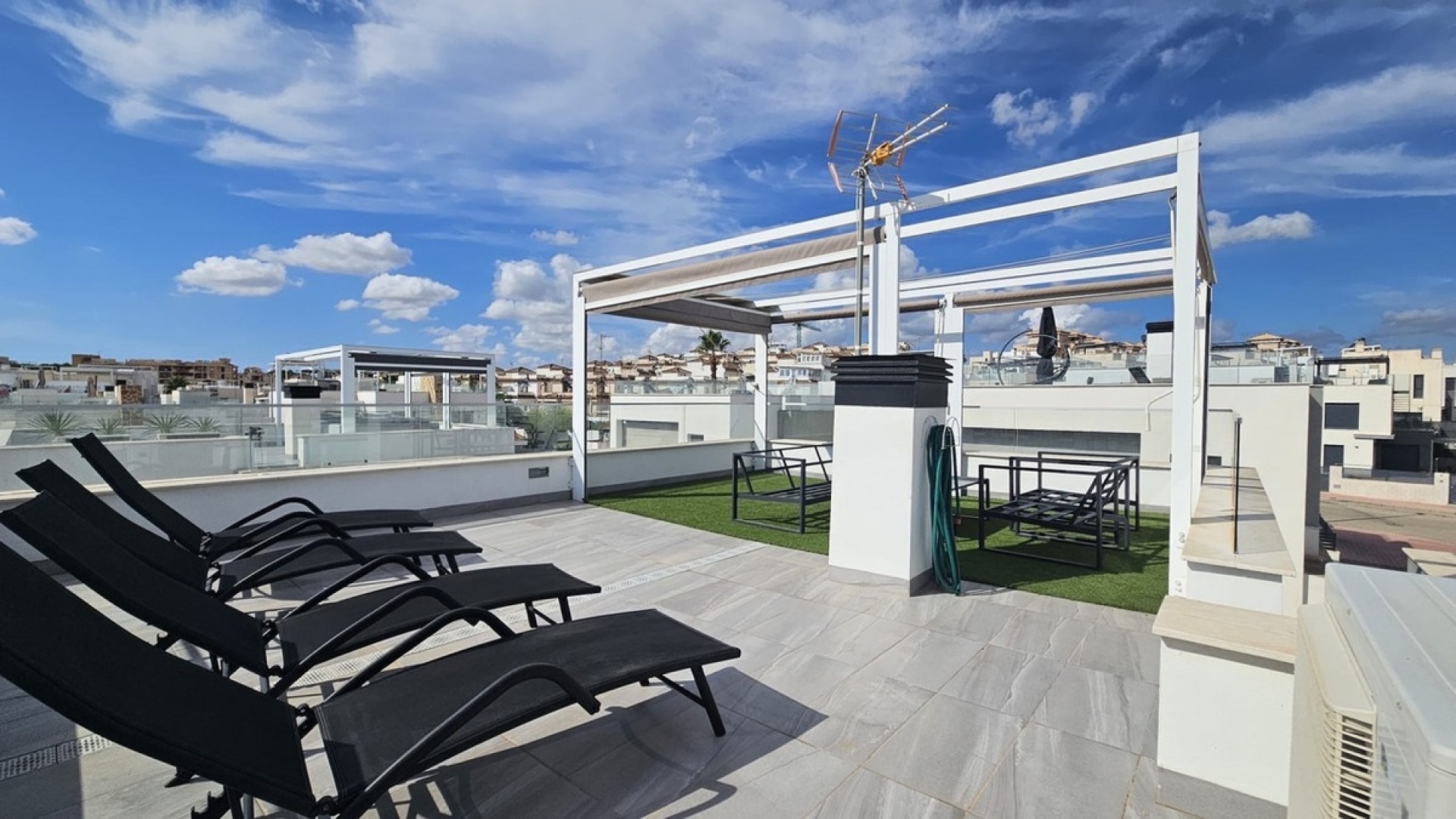 Resale - Villa - Orihuela - Villamartin