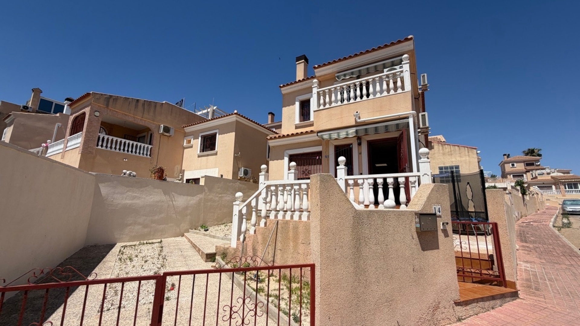 Resale - Villa - Orihuela - Villamartin
